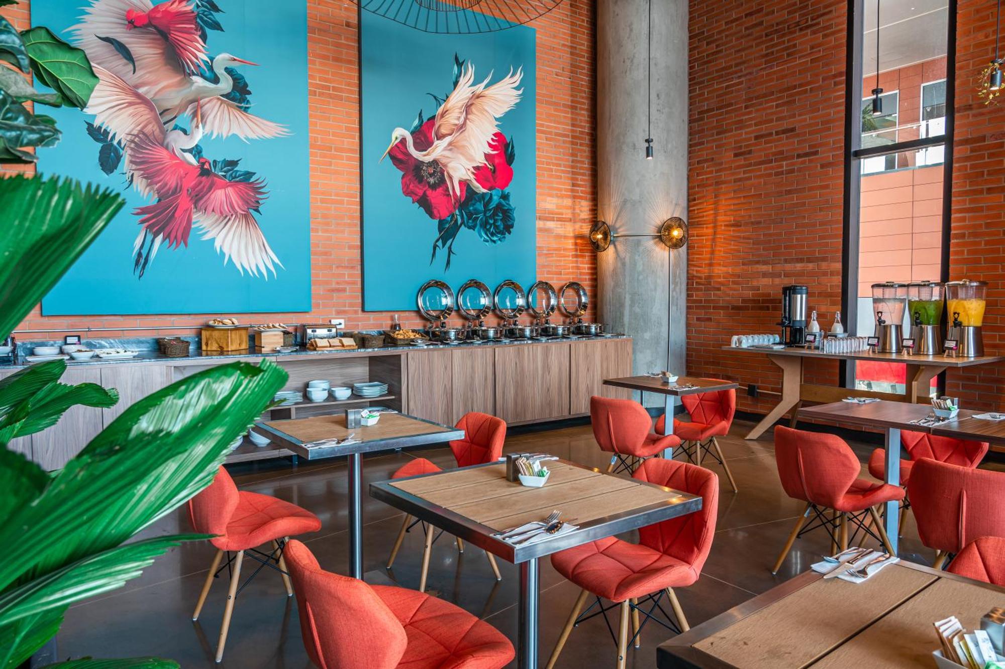 Aloft Guadalajara Sur Hotel Santa Anita  Ngoại thất bức ảnh