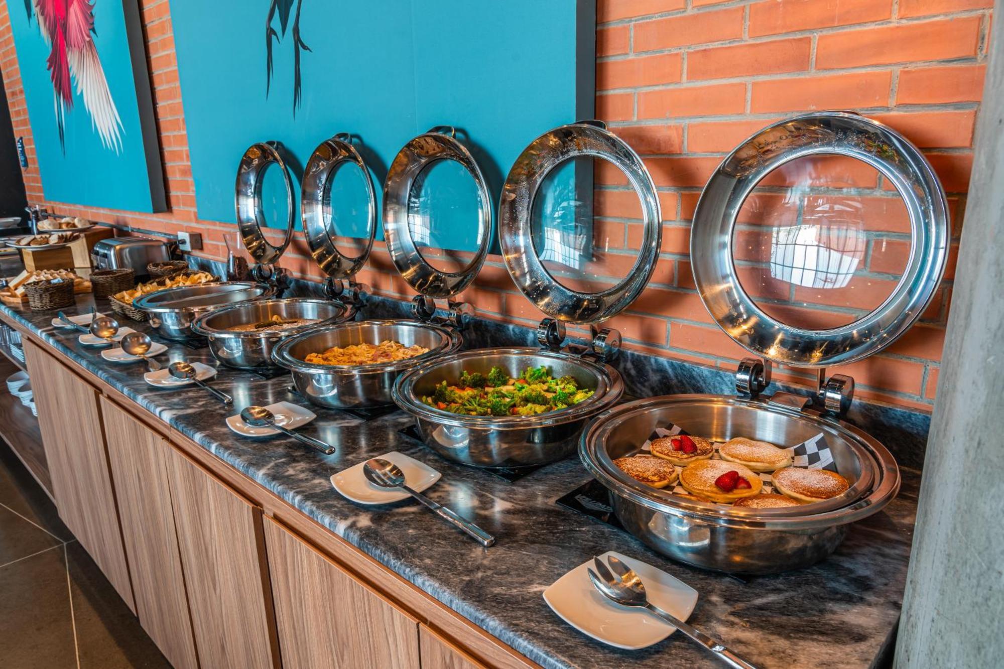 Aloft Guadalajara Sur Hotel Santa Anita  Ngoại thất bức ảnh
