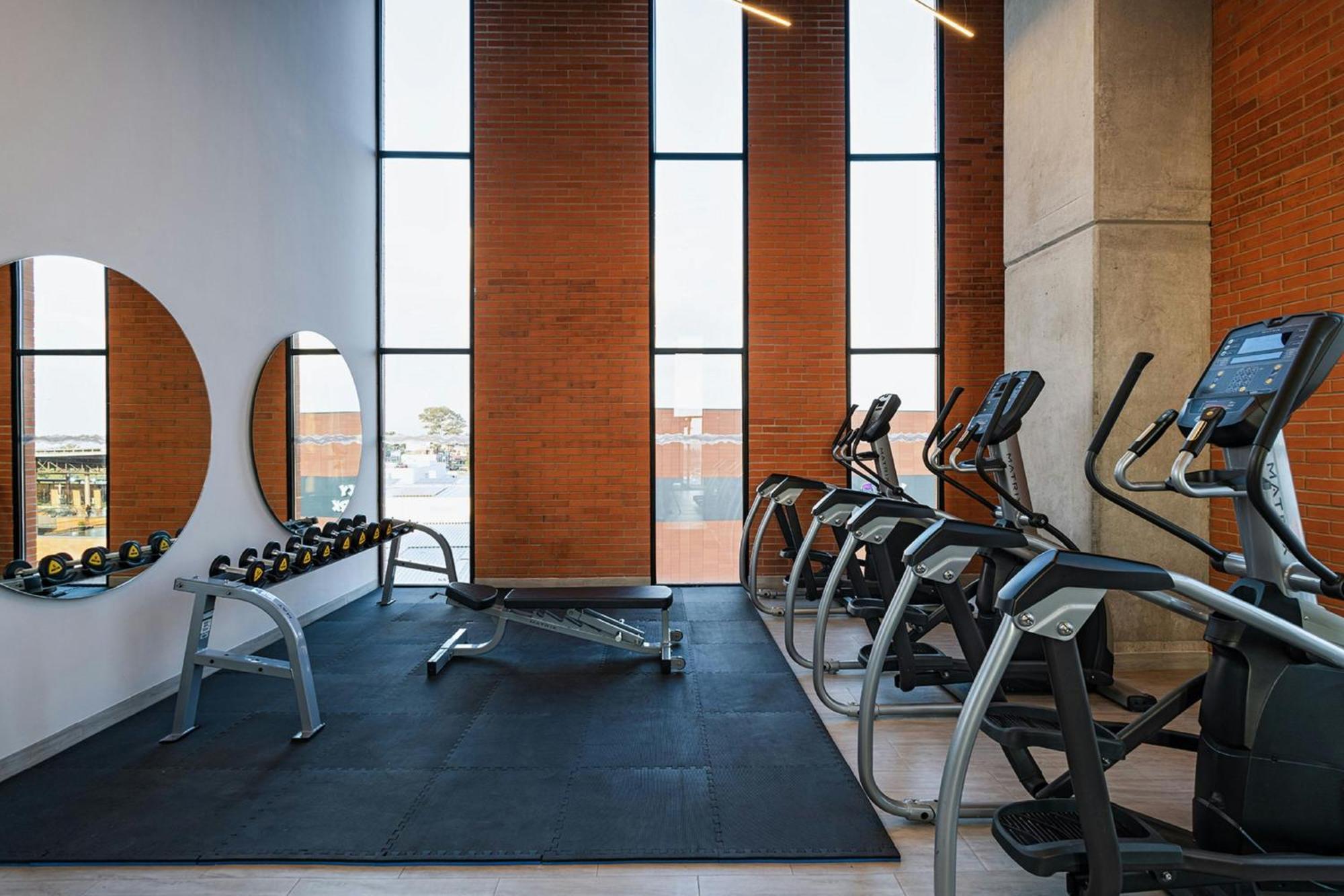 Aloft Guadalajara Sur Hotel Santa Anita  Ngoại thất bức ảnh