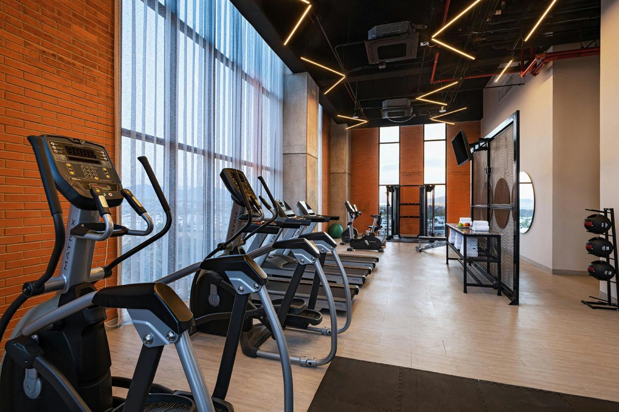 Aloft Guadalajara Sur Hotel Santa Anita  Ngoại thất bức ảnh