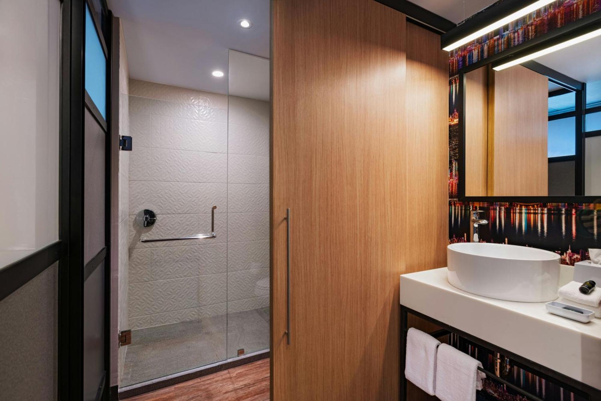 Aloft Guadalajara Sur Hotel Santa Anita  Ngoại thất bức ảnh