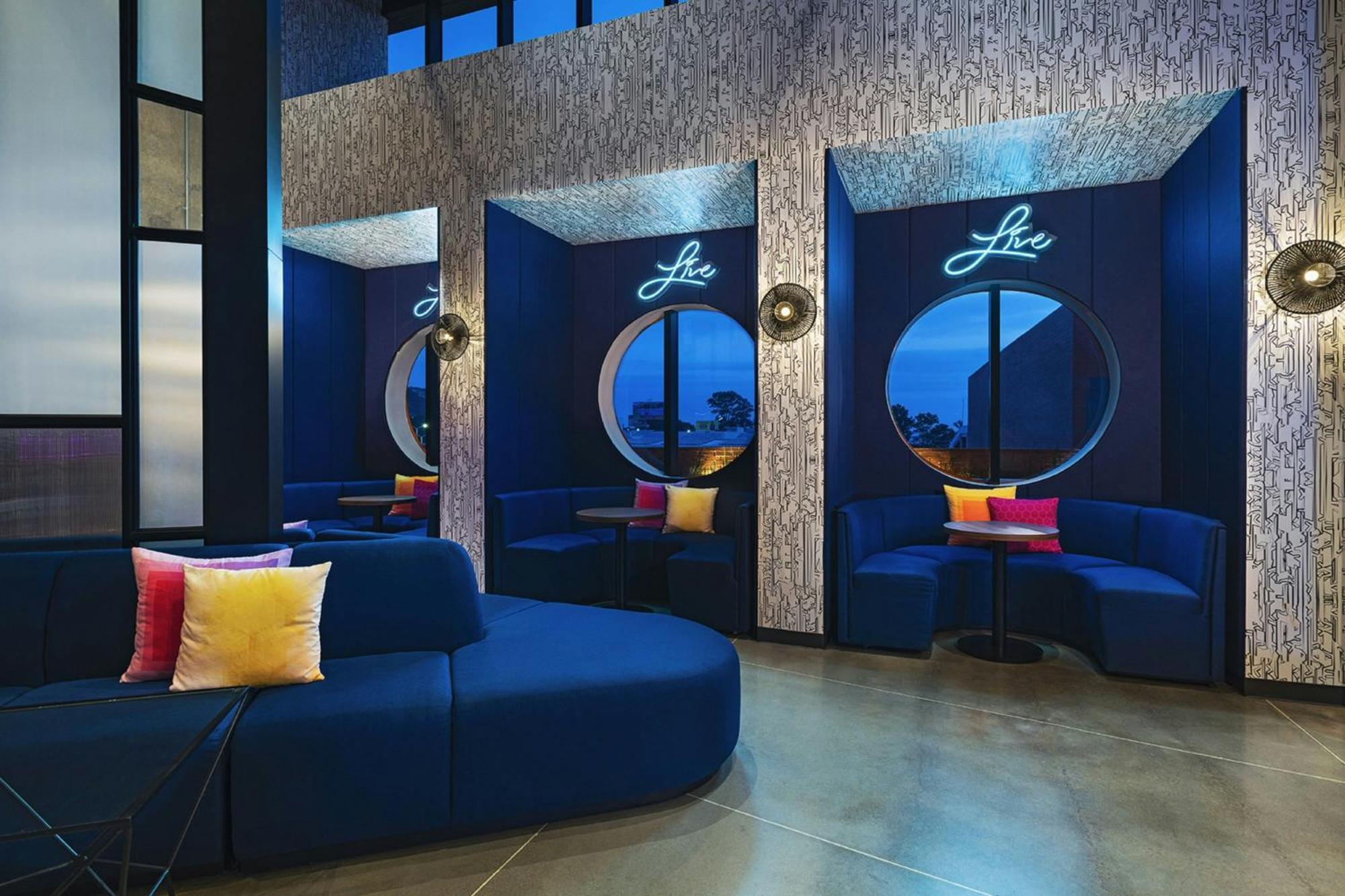 Aloft Guadalajara Sur Hotel Santa Anita  Ngoại thất bức ảnh