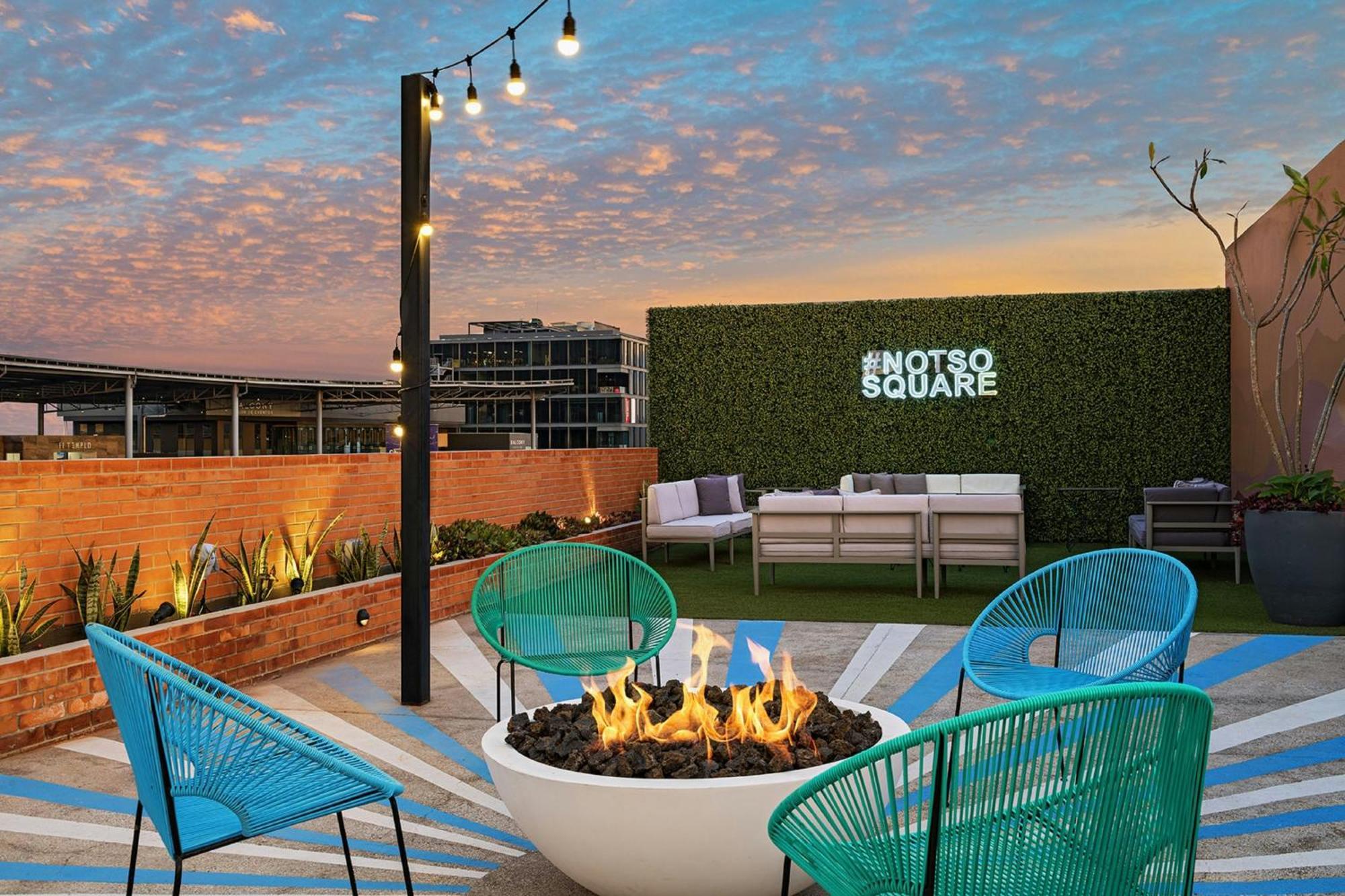 Aloft Guadalajara Sur Hotel Santa Anita  Ngoại thất bức ảnh